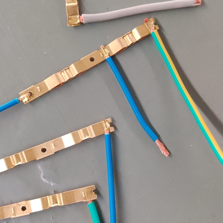 黄铜端子线焊接